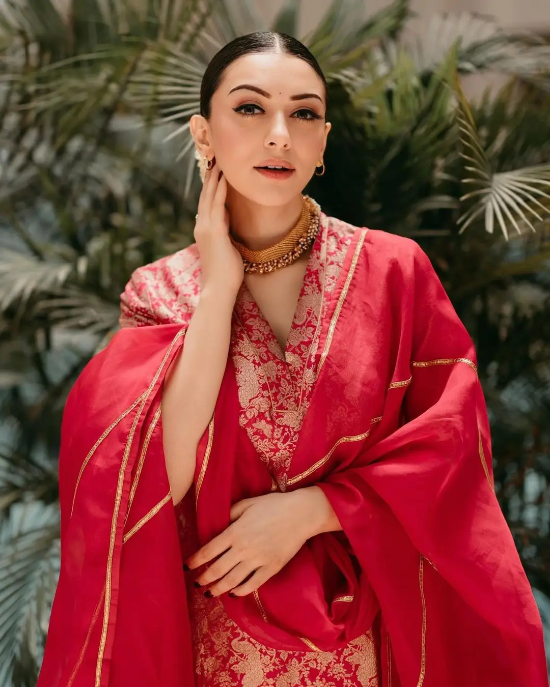 Hansika Motwani Images in Indian Traditional Red Dress